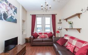 Homely Tenement For 2 Near Botanic Gardens